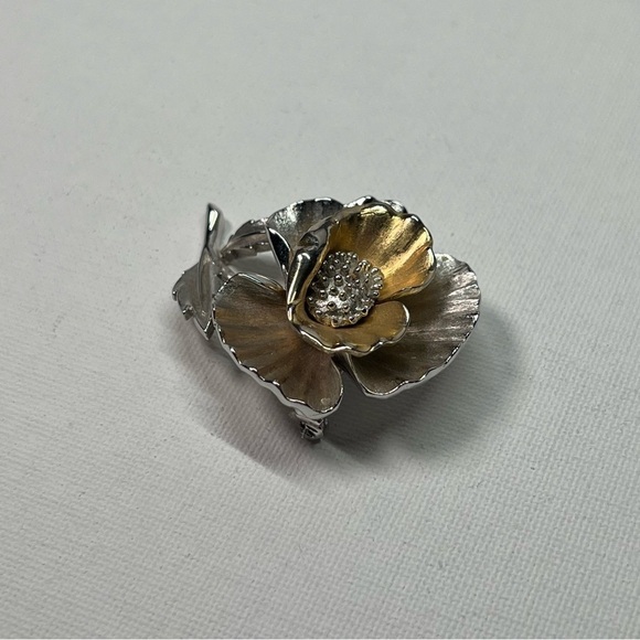 Vintage Silver and Gold Tone Flower Brooch - Picture 3 of 6